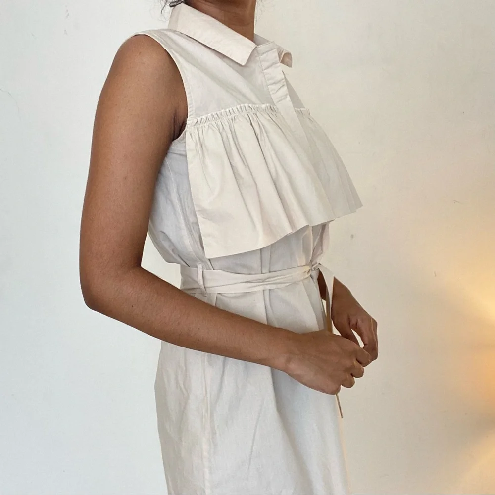 Mango shirt dress with clinched waist belt. Ruffles on top, in cream or beige. - Picture 4 of 6